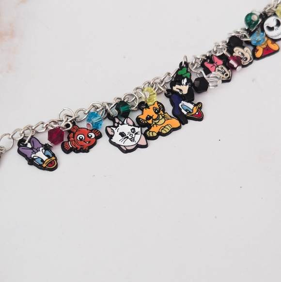 Disney Legends Multi-Charm Bracelet Classic Character Edition - Picture 4 of 9